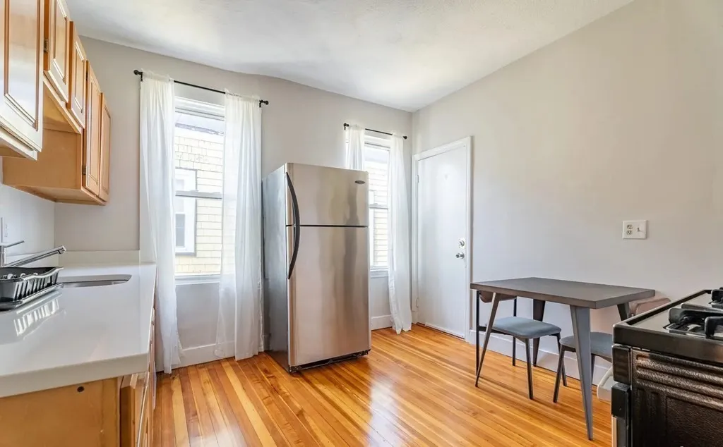 3 bed, 1 bath apartment for rent at 33 Edison Green St Unit 3, Dorchester — photo 2 of 11