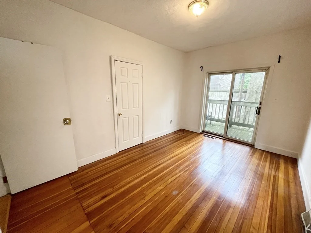 3 bed, 1 bath apartment for rent at 33 Edison Grn Unit 1, Dorchester — photo 6 of 10