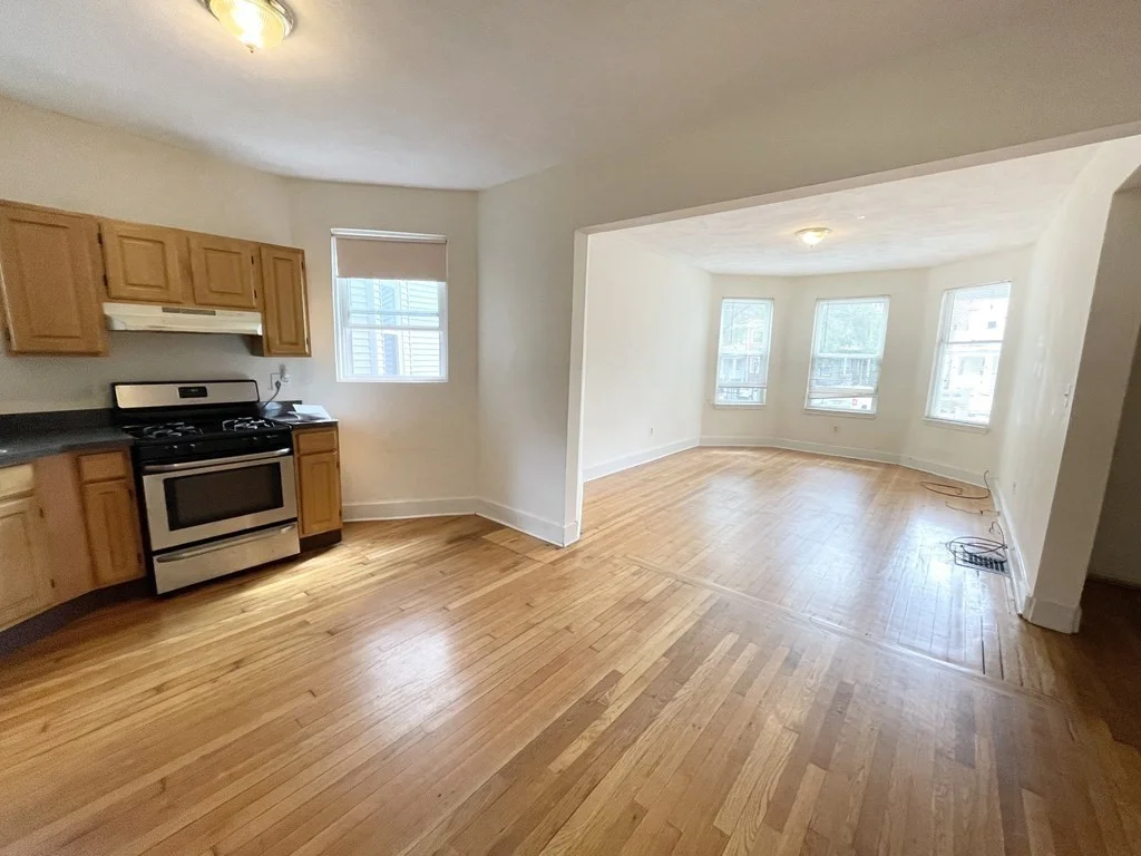 3 bed, 1 bath apartment for rent at 33 Edison Grn Unit 1, Dorchester — photo 1 of 10