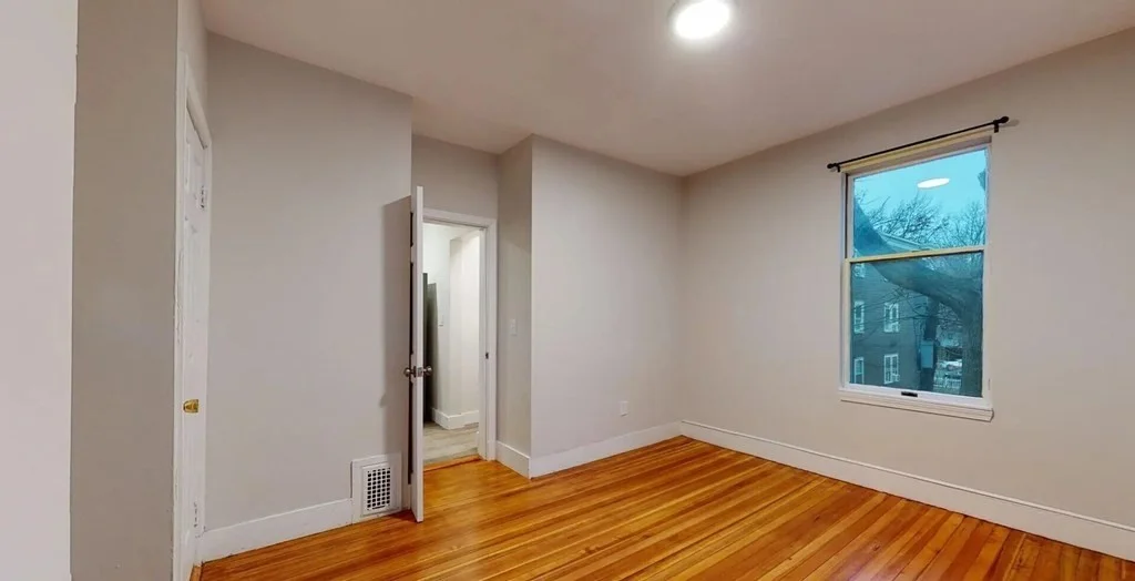 3 bed, 1 bath apartment for rent at 33 Edison Grn Unit 2, Dorchester — photo 11 of 22