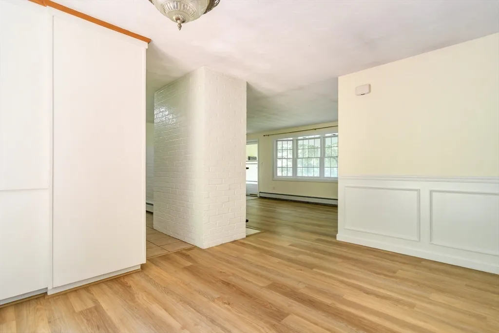 3 bed, 1 bath apartment for rent at 33 Eisenhower Rd, Saxonville — photo 8 of 20