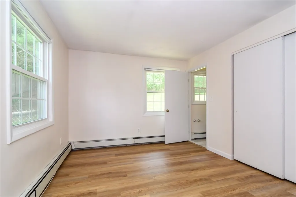 3 bed, 1 bath apartment for rent at 33 Eisenhower Rd, Saxonville — photo 15 of 20