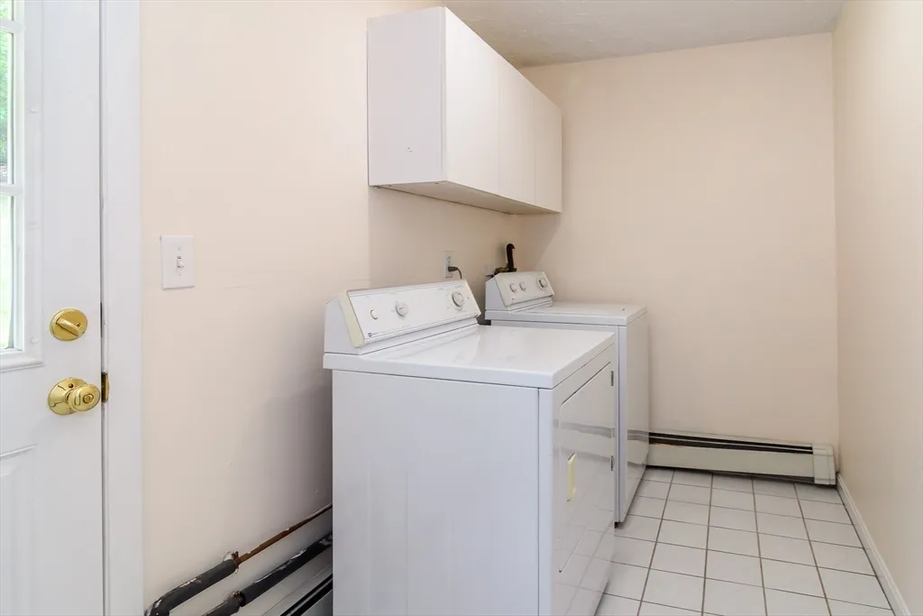 3 bed, 1 bath apartment for rent at 33 Eisenhower Rd, Saxonville — photo 11 of 20