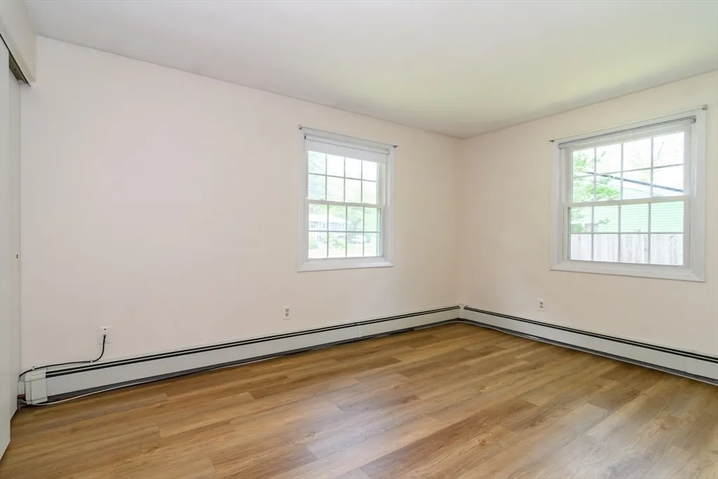 3 bed, 1 bath apartment for rent at 33 Eisenhower Rd, Saxonville — photo 14 of 20