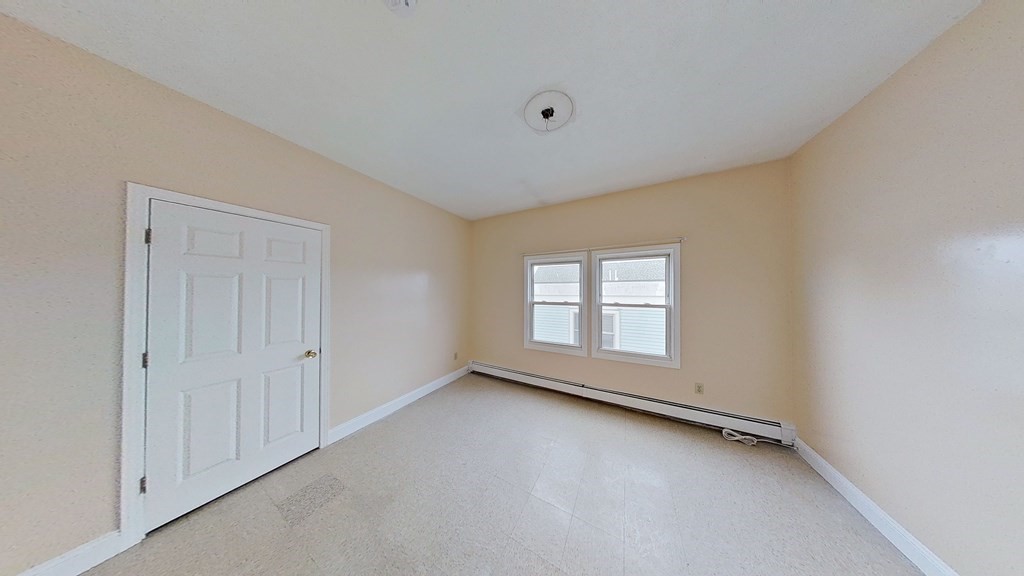 4 bed, 1 bath apartment for rent at 33 Elmore St Unit 3, Roxbury — photo 5 of 15