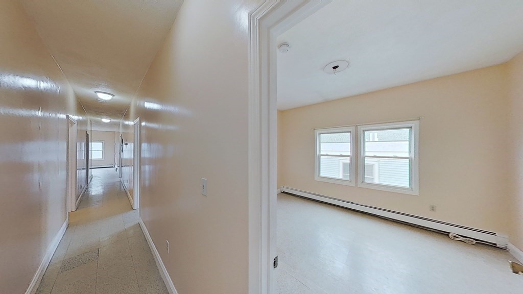 4 bed, 1 bath apartment for rent at 33 Elmore St Unit 3, Roxbury — photo 9 of 15