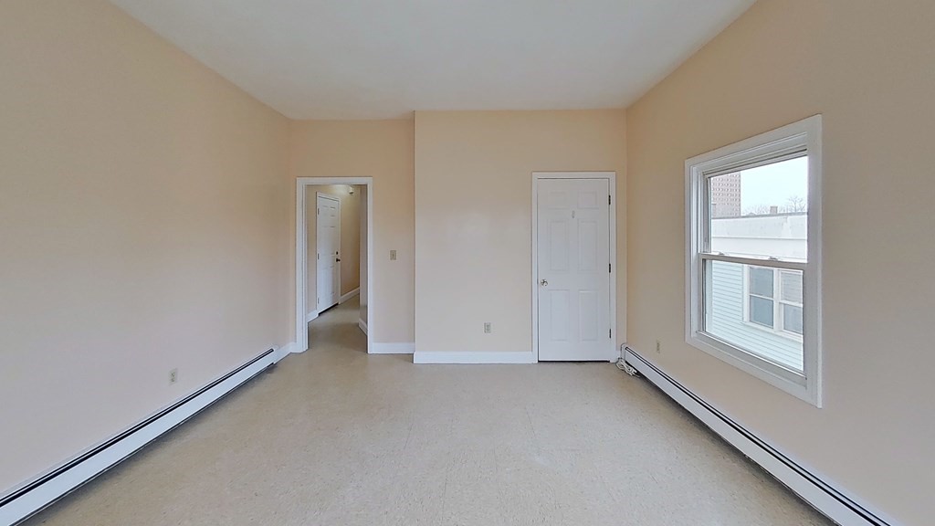4 bed, 1 bath apartment for rent at 33 Elmore St Unit 3, Roxbury — photo 12 of 15