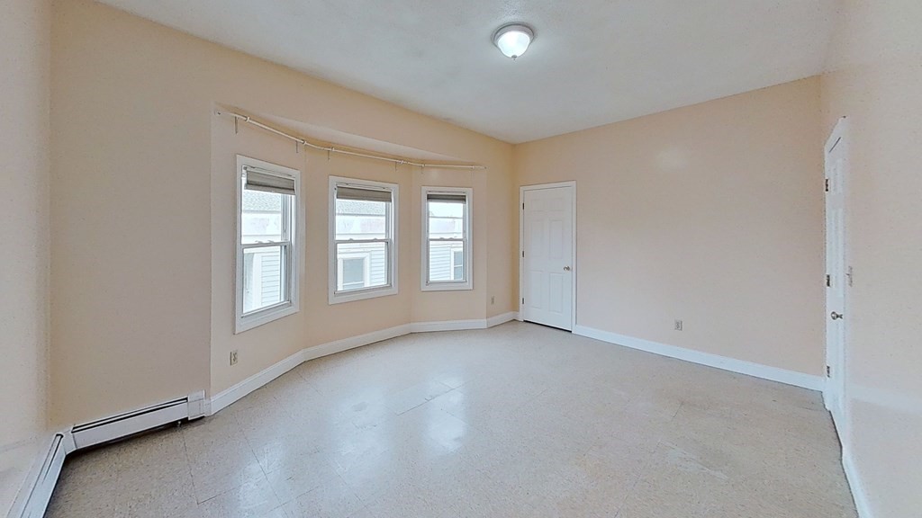 4 bed, 1 bath apartment for rent at 33 Elmore St Unit 3, Roxbury — photo 14 of 15