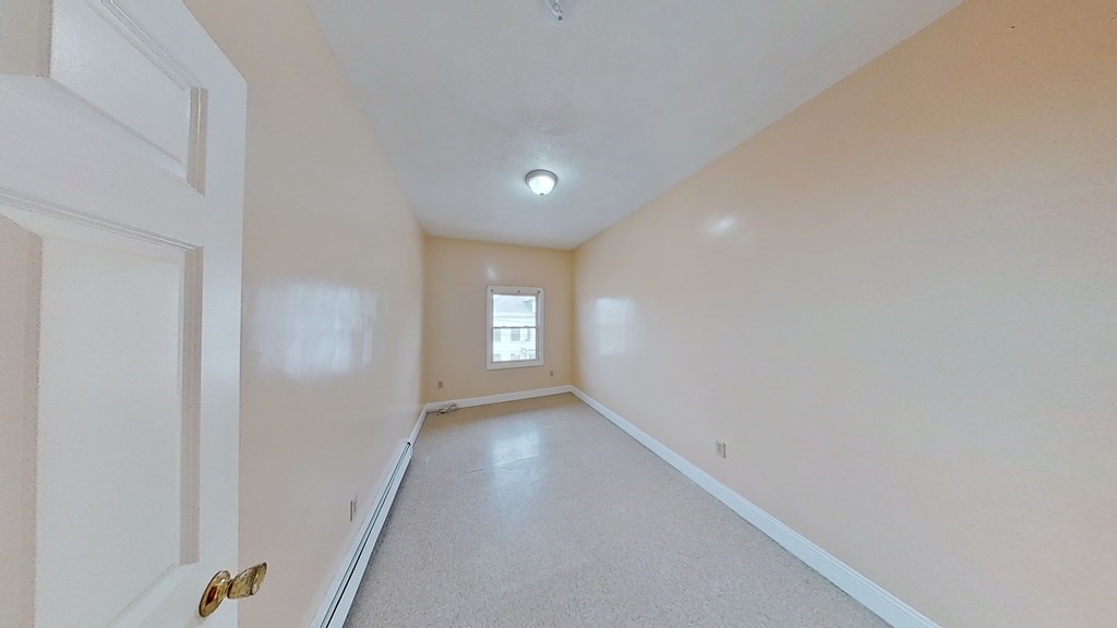 4 bed, 1 bath apartment for rent at 33 Elmore St Unit 3, Roxbury — photo 6 of 15