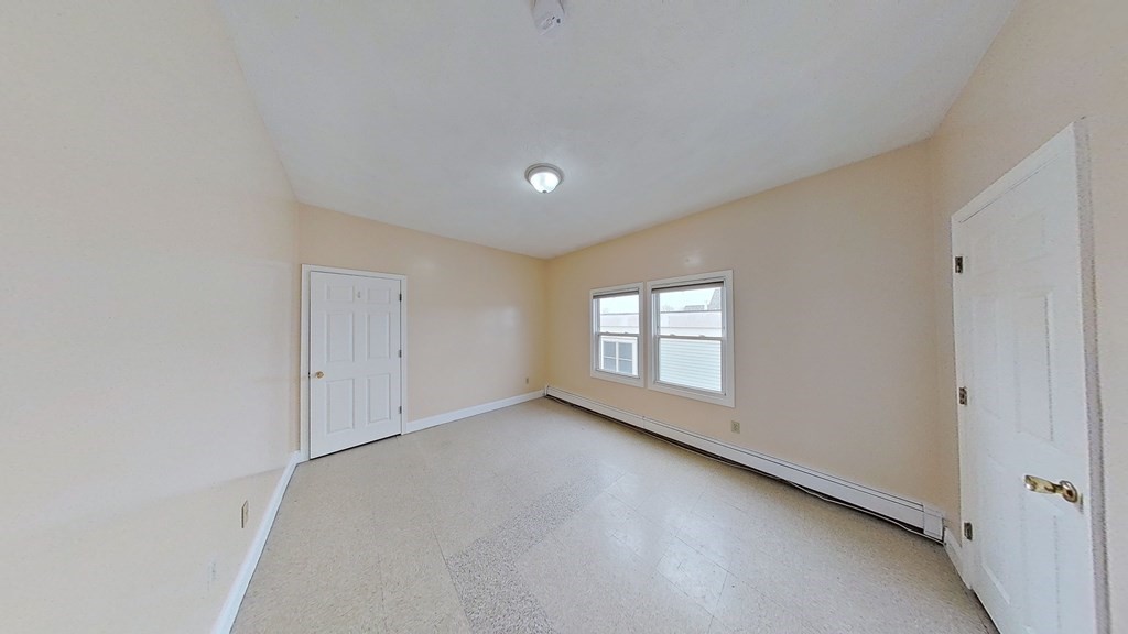 4 bed, 1 bath apartment for rent at 33 Elmore St Unit 3, Roxbury — photo 4 of 15