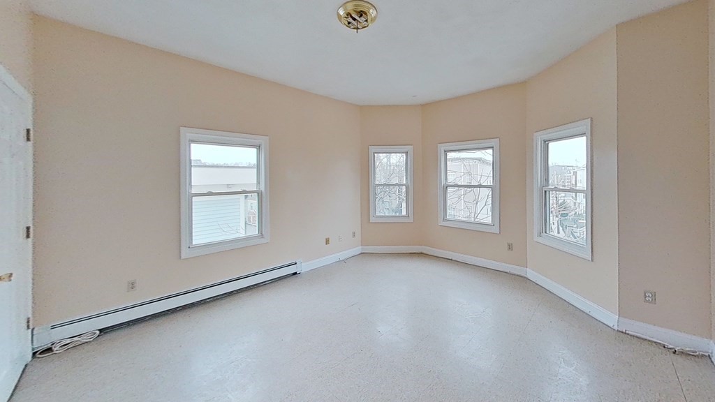 4 bed, 1 bath apartment for rent at 33 Elmore St Unit 3, Roxbury — photo 13 of 15