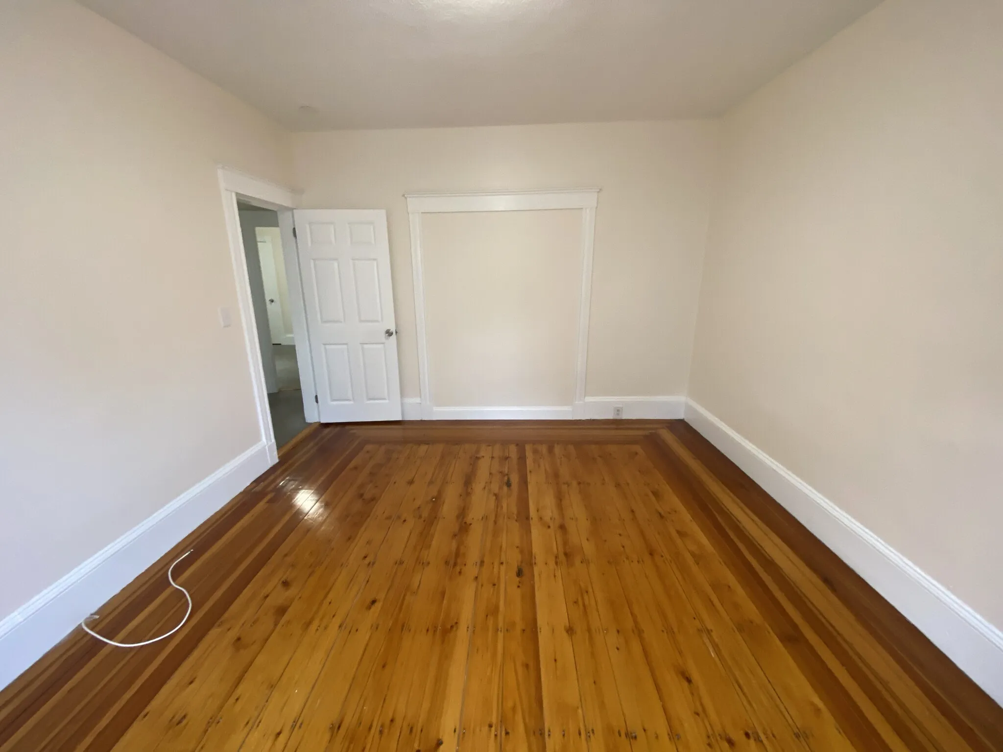 2.5 bed, 1 bath apartment for rent at 33 Everett Ave Unit 1, East Somerville — photo 15 of 23