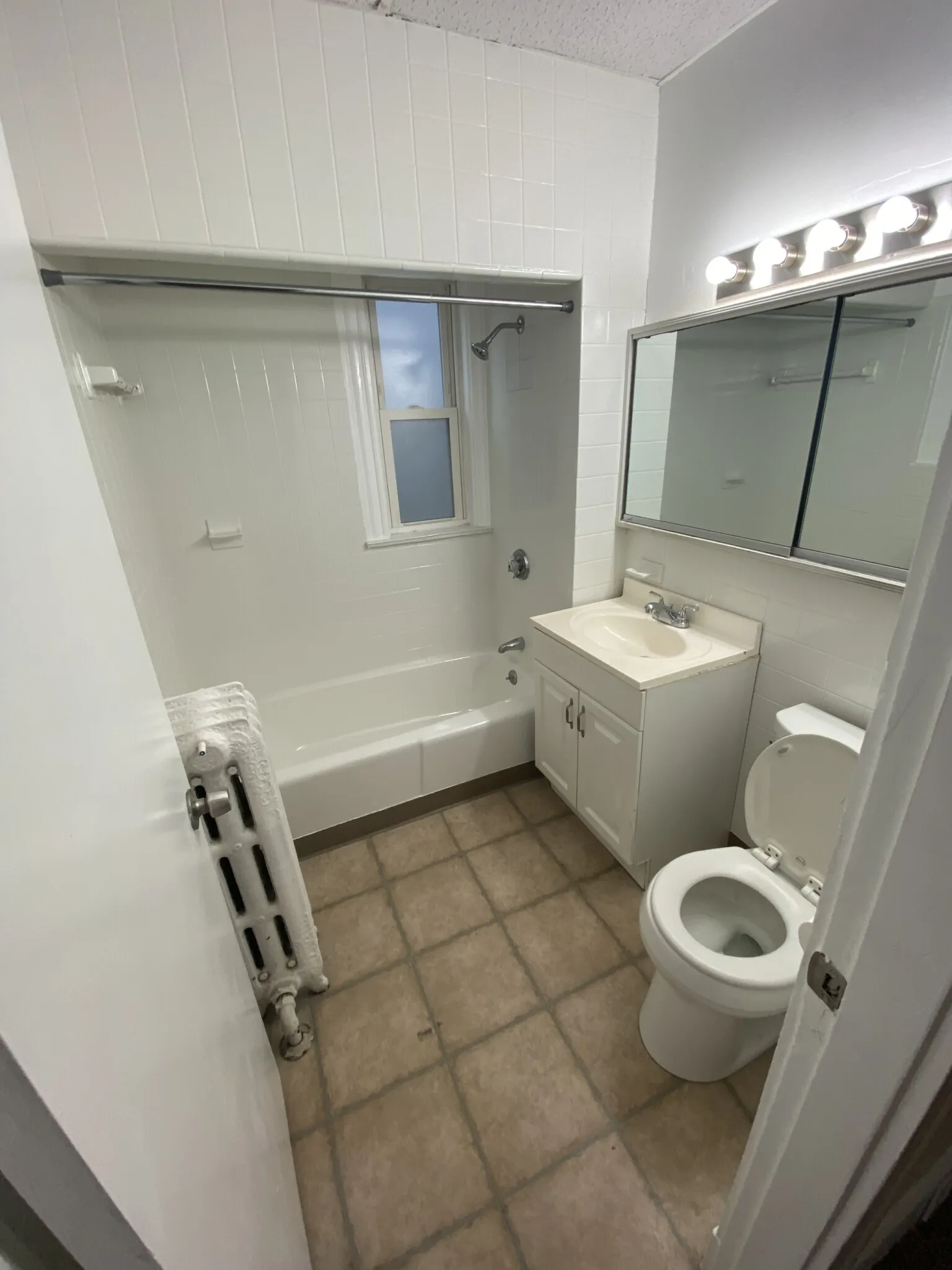 2.5 bed, 1 bath apartment for rent at 33 Everett Ave Unit 1, East Somerville — photo 16 of 23