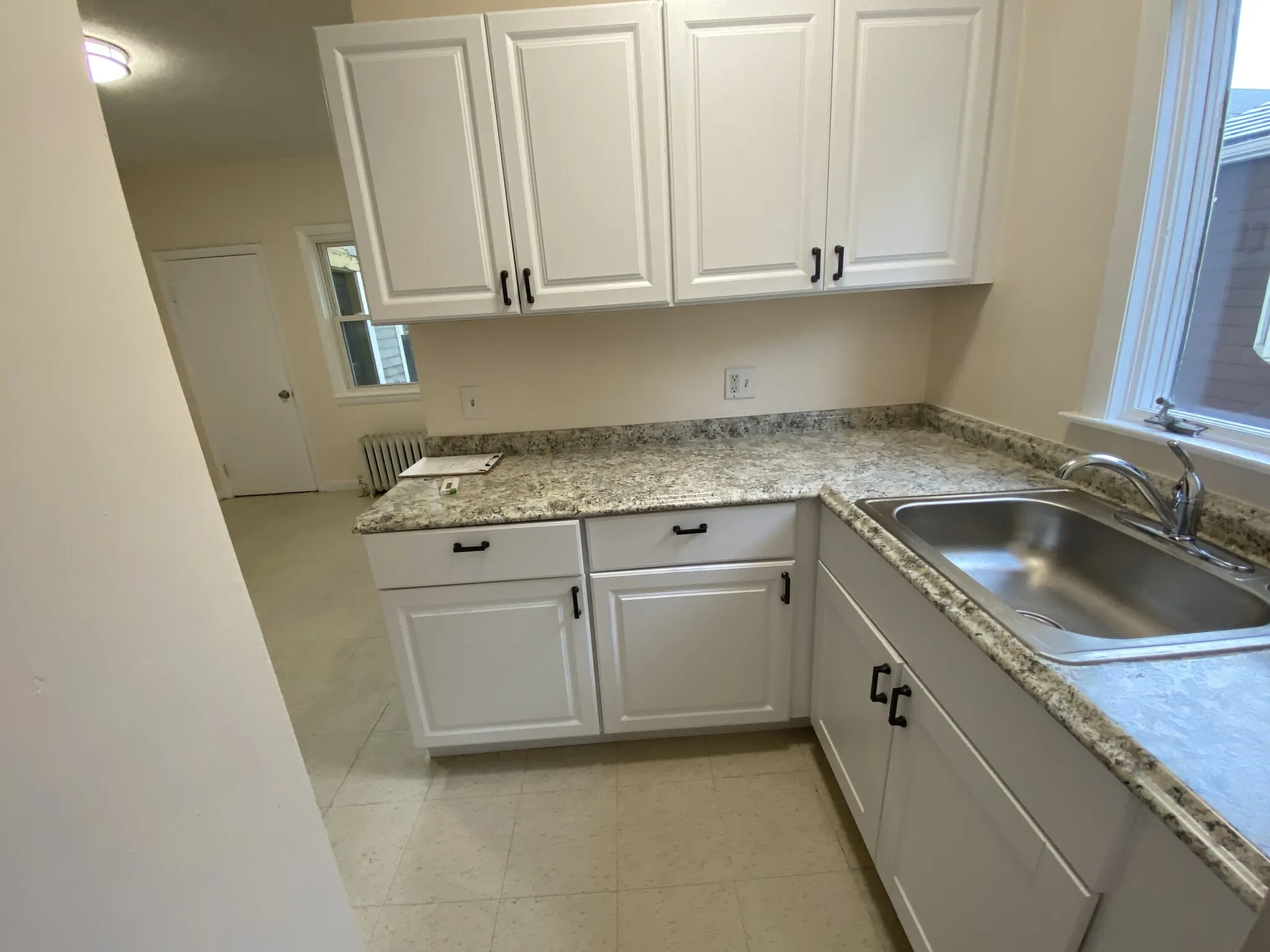 2.5 bed, 1 bath apartment for rent at 33 Everett Ave Unit 1, East Somerville — photo 20 of 23