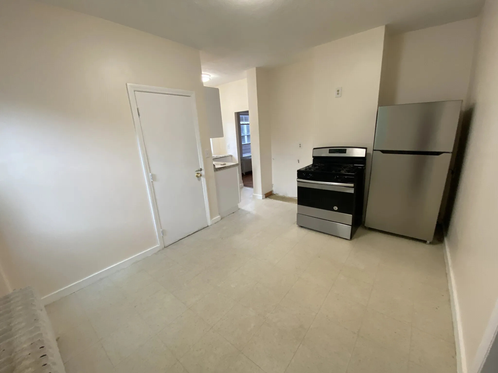 2.5 bed, 1 bath apartment for rent at 33 Everett Ave Unit 1, East Somerville — photo 22 of 23