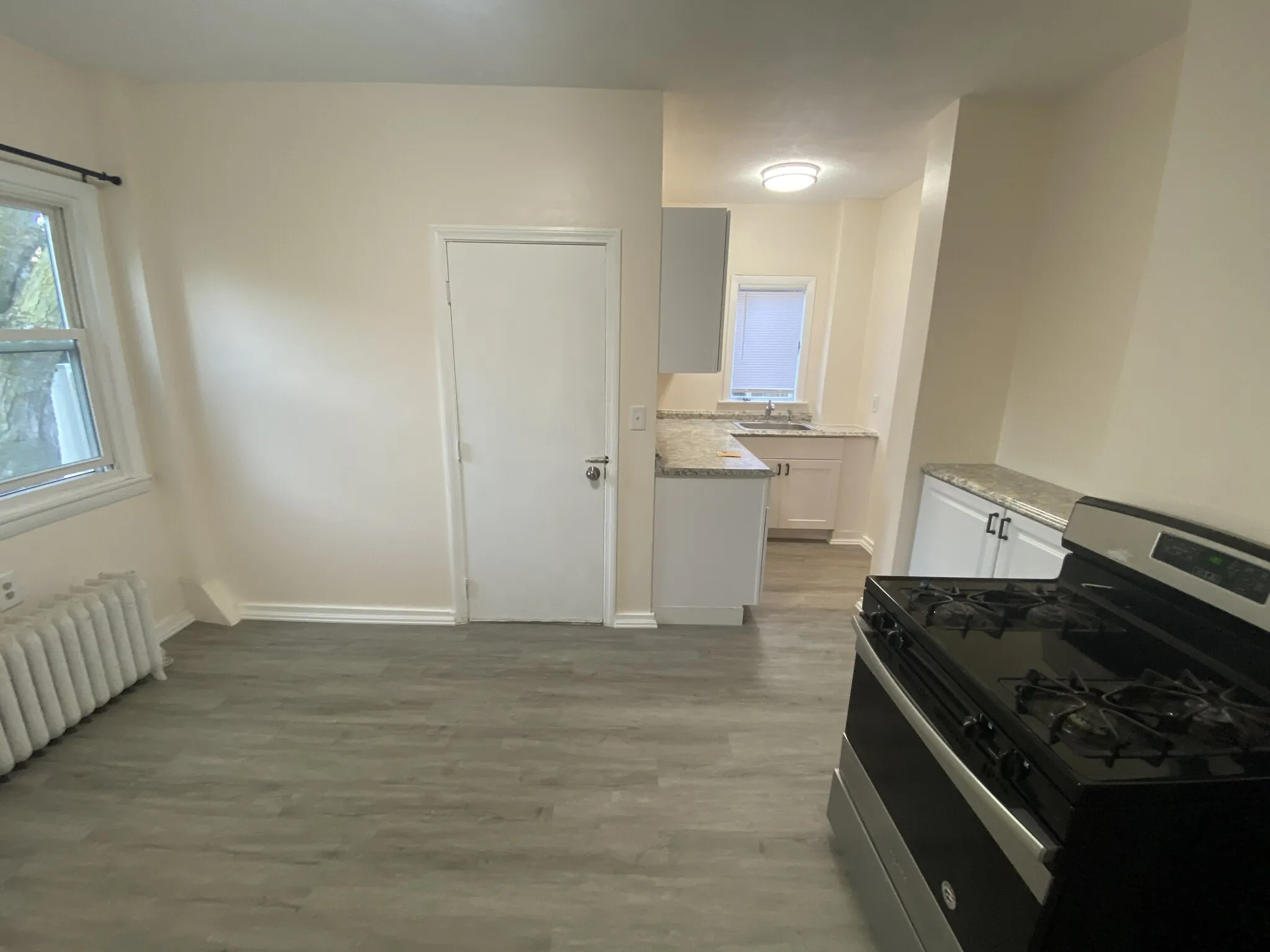 2.5 bed, 1 bath apartment for rent at 33 Everett Ave Unit 1, East Somerville — photo 2 of 23