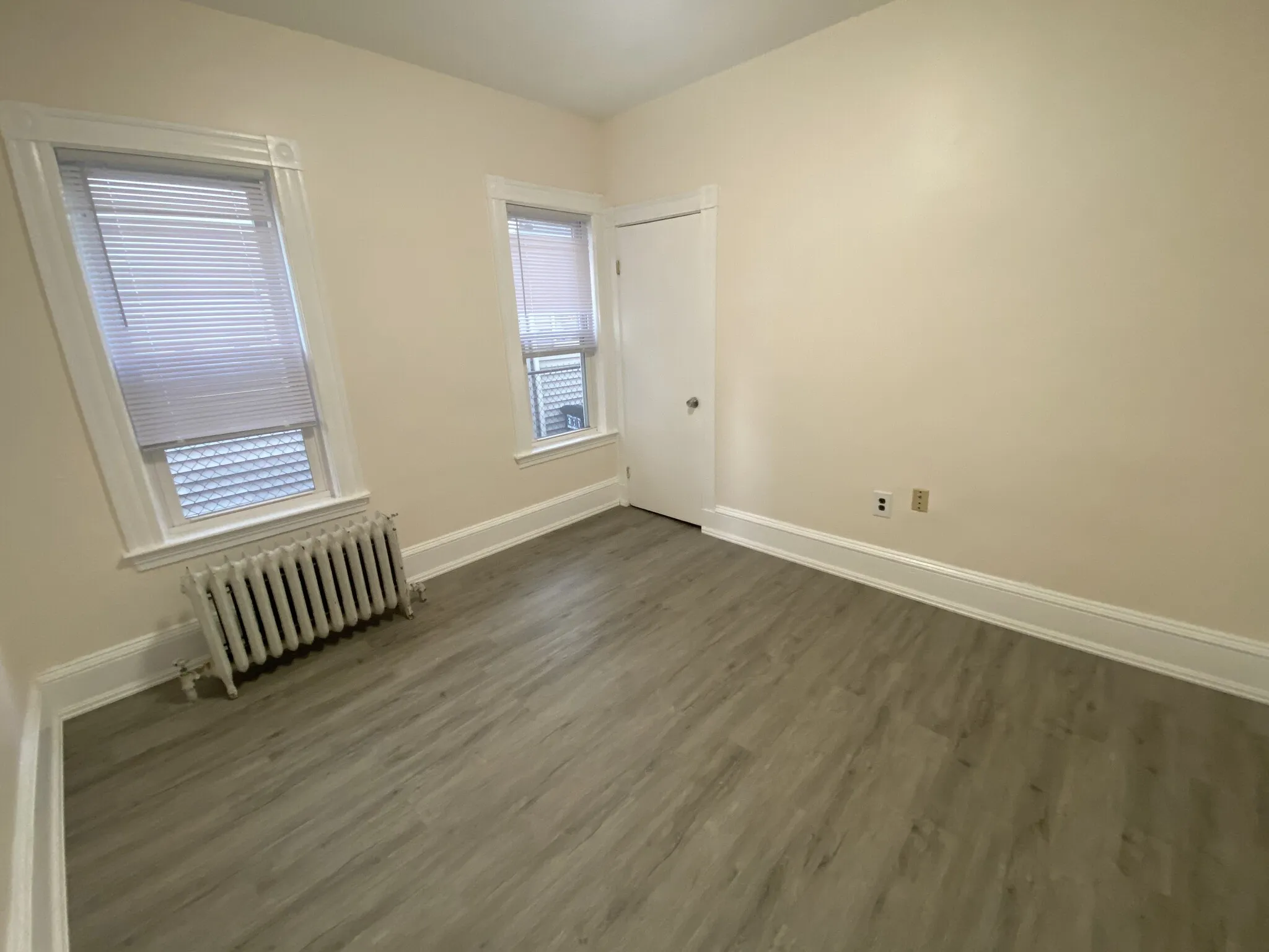 2.5 bed, 1 bath apartment for rent at 33 Everett Ave Unit 1, East Somerville — photo 7 of 23
