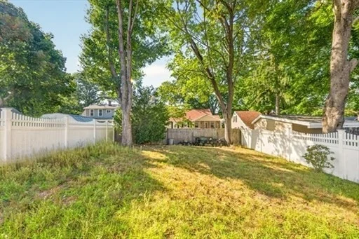 3 bed, 1 bath apartment for rent at 33 Fairchild Ave, Saugus — photo 30 of 31