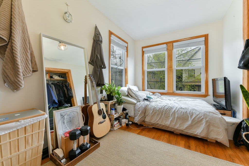 4 bed, 2 bath apartment for rent at 33 Farragut Aveune Unit 33 B, West Somerville — photo 13 of 18