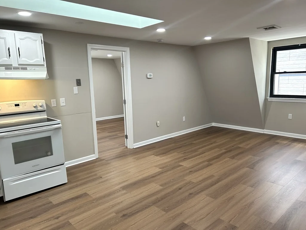 1 bed, 1 bath apartment for rent at 33 Federal St Unit 3, Glenwood — photo 4 of 16