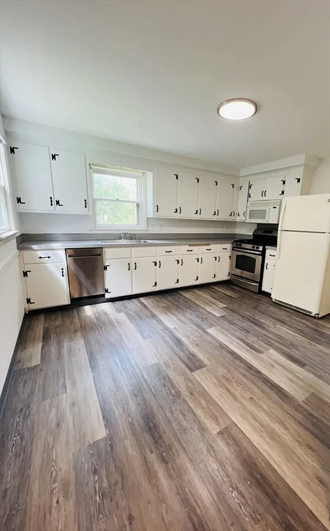 2 bed, 2 bath apartment for rent at 33 Forest Ave, Natick — photo 5 of 9