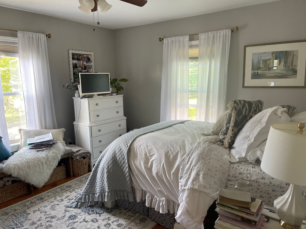 4 bed, 2 bath apartment for rent at 33 Garfield Ave Unit 33, Woburn — photo 9 of 24