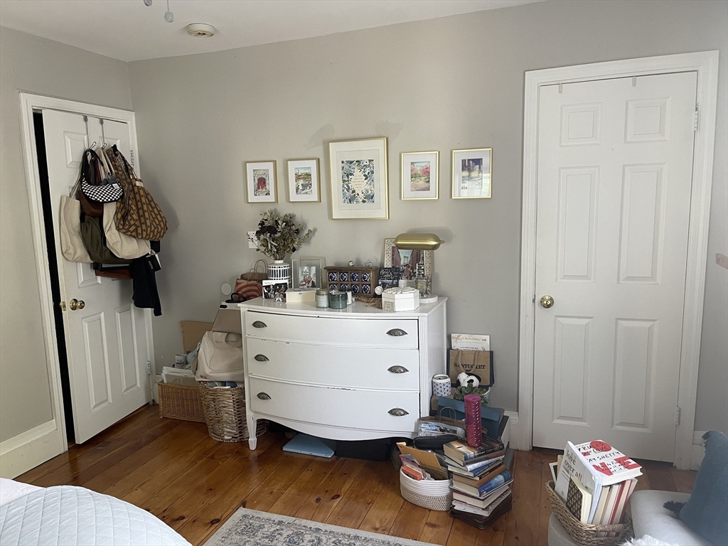 4 bed, 2 bath apartment for rent at 33 Garfield Ave Unit 33, Woburn — photo 4 of 24