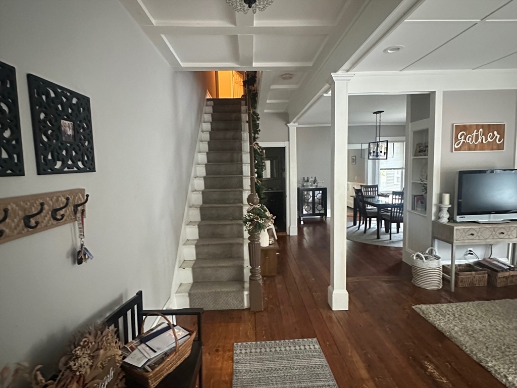 4 bed, 2 bath apartment for rent at 33 Garfield Ave Unit 33, Woburn — photo 16 of 24