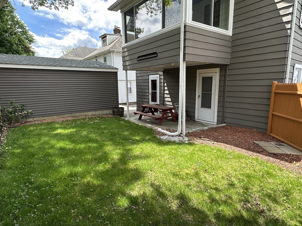 2 bed, 1 bath apartment for rent at 33 Gilbert Unit 1, Belmont — photo 11 of 16