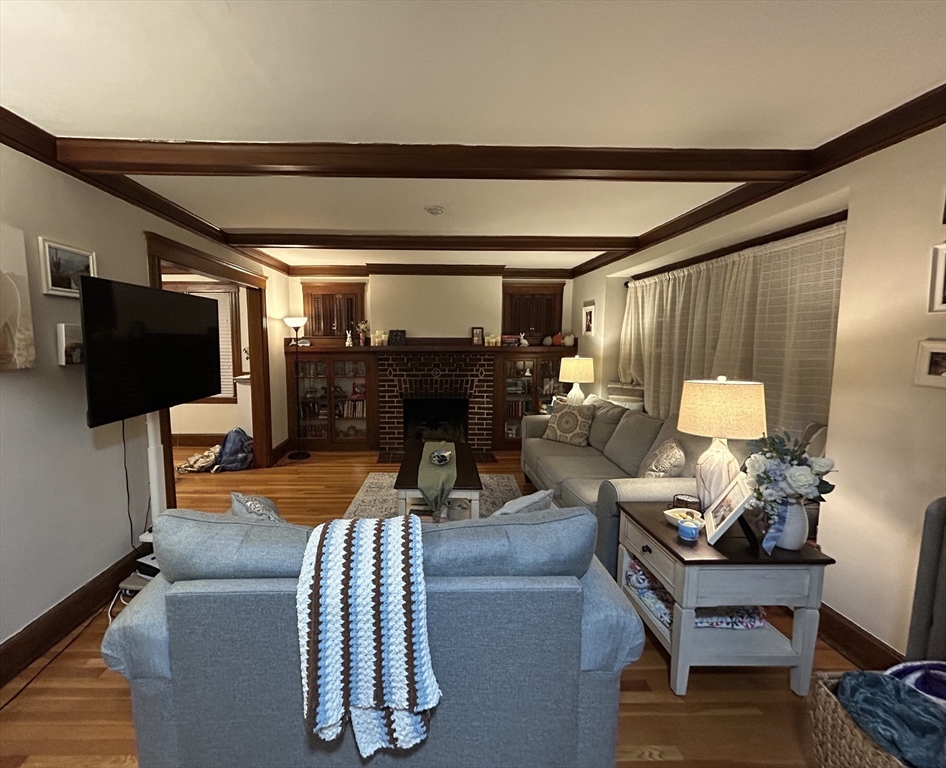 2 bed, 1 bath apartment for rent at 33 Gilbert Unit 1, Belmont — photo 3 of 16