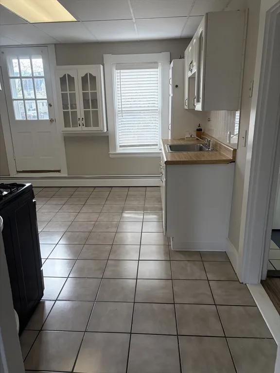 1 bed, 1 bath apartment for rent at 33 Gorham Unit B, Waltham — photo 5 of 14