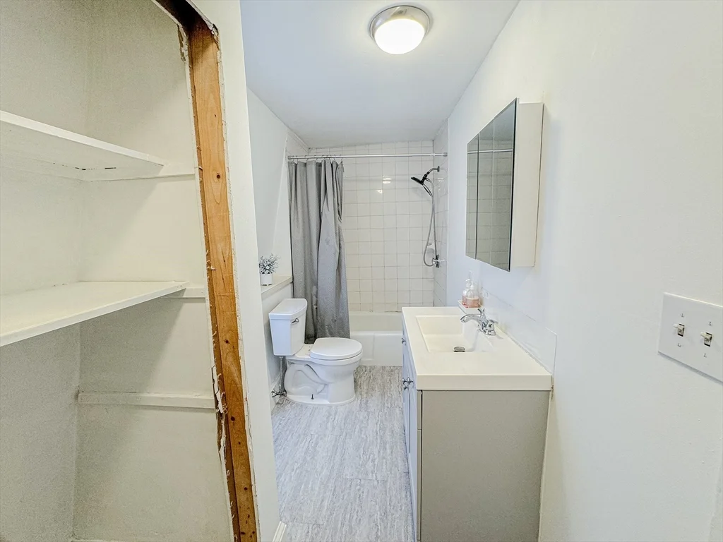 2 bed, 1 bath apartment for rent at 33 Grant St Unit 2, North Attleborough — photo 13 of 16