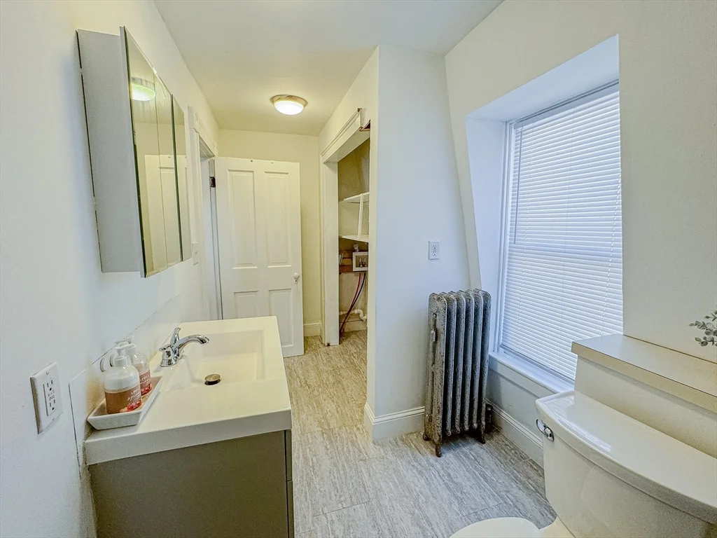 2 bed, 1 bath apartment for rent at 33 Grant St Unit 2, North Attleborough — photo 12 of 16