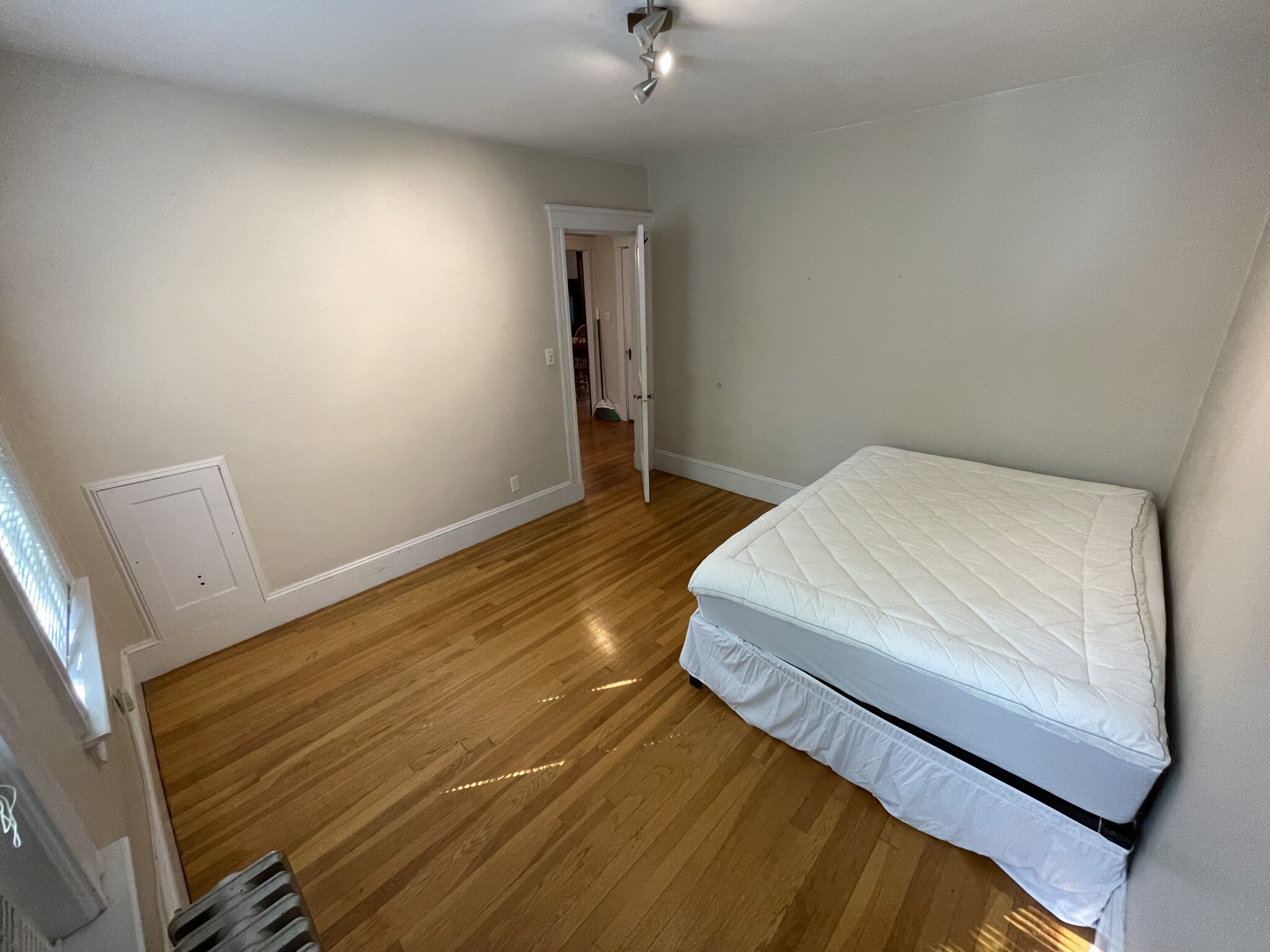 2 bed, 1 bath apartment for rent at 33 Greycliff Rd, Brighton — photo 16 of 18