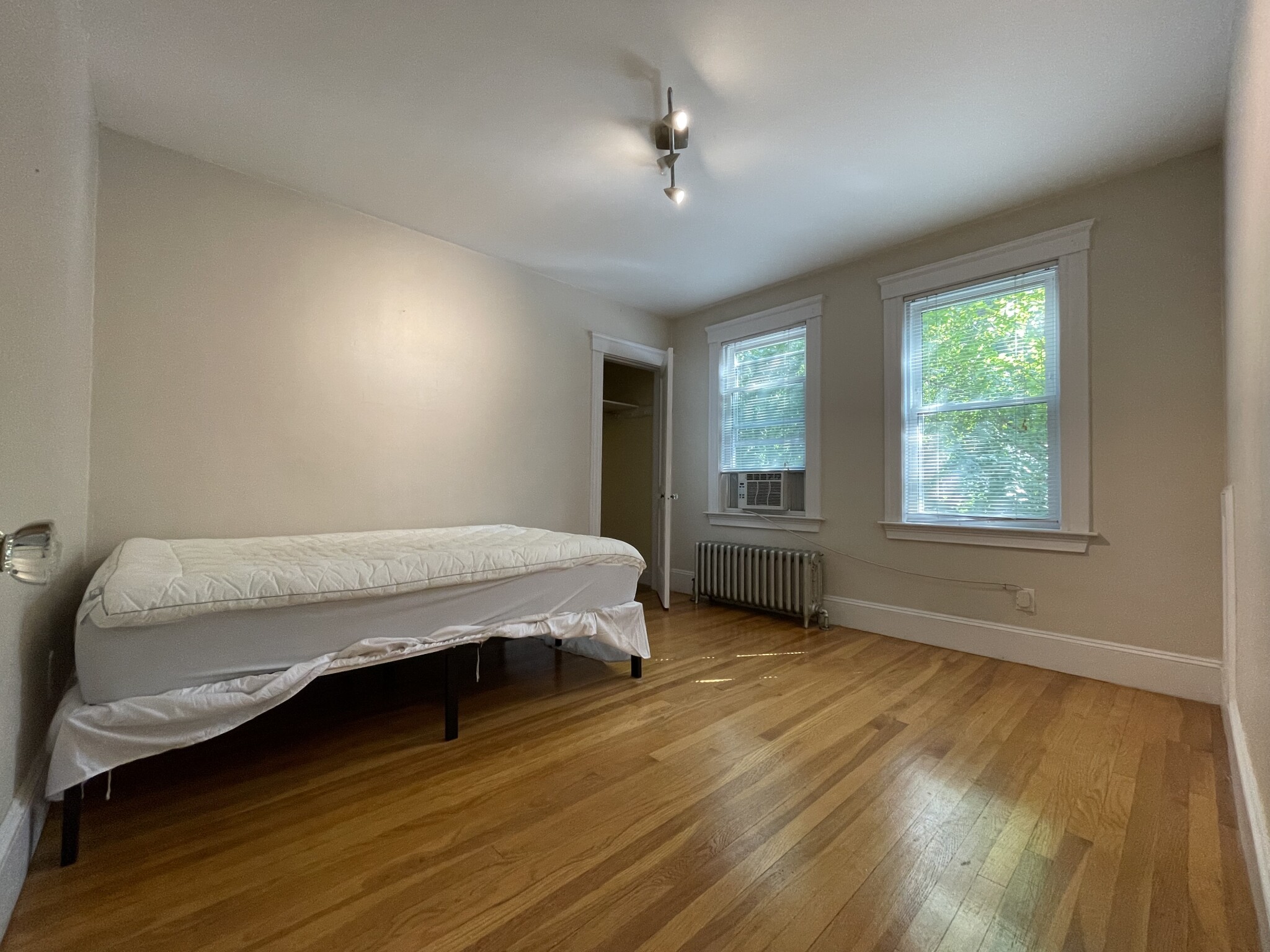 2 bed, 1 bath apartment for rent at 33 Greycliff Rd, Brighton — photo 15 of 18