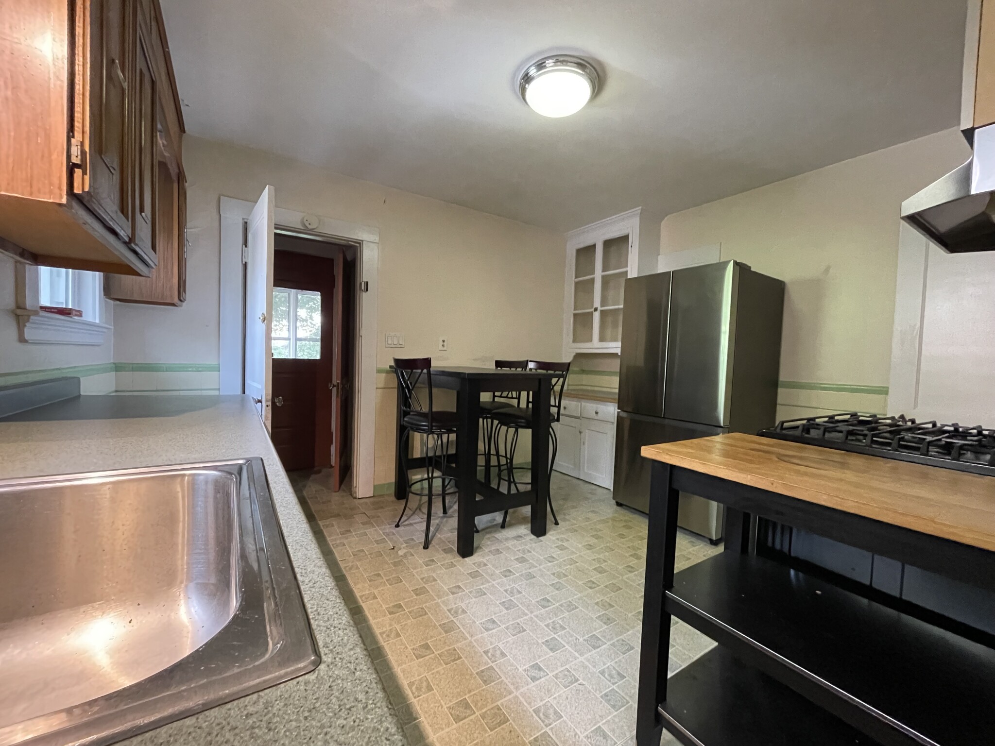 2 bed, 1 bath apartment for rent at 33 Greycliff Rd, Brighton — photo 3 of 18