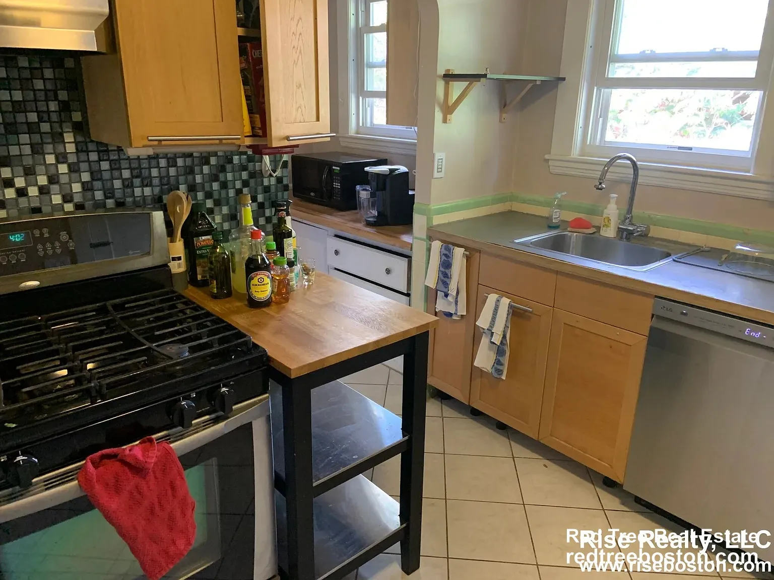 2 bed, 1 bath apartment for rent at 33 Greycliff Rd Unit 1, Brighton — photo 2 of 6