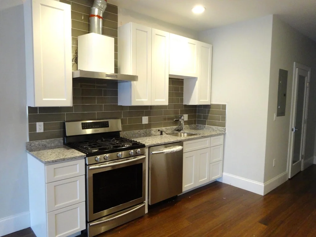 3 bed, 3 bath apartment for rent at 33 H St Unit 201, South Boston — photo 11 of 20