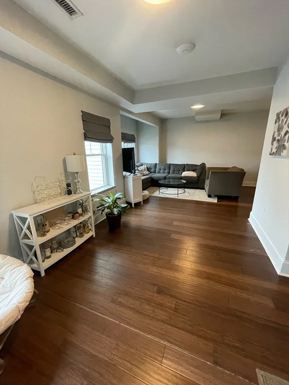 3 bed, 3 bath apartment for rent at 33 H St Unit 201, South Boston — photo 4 of 20