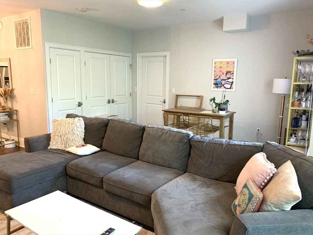 2 bed, 2 bath apartment for rent at 33 H St Unit 301, South Boston — photo 5 of 22
