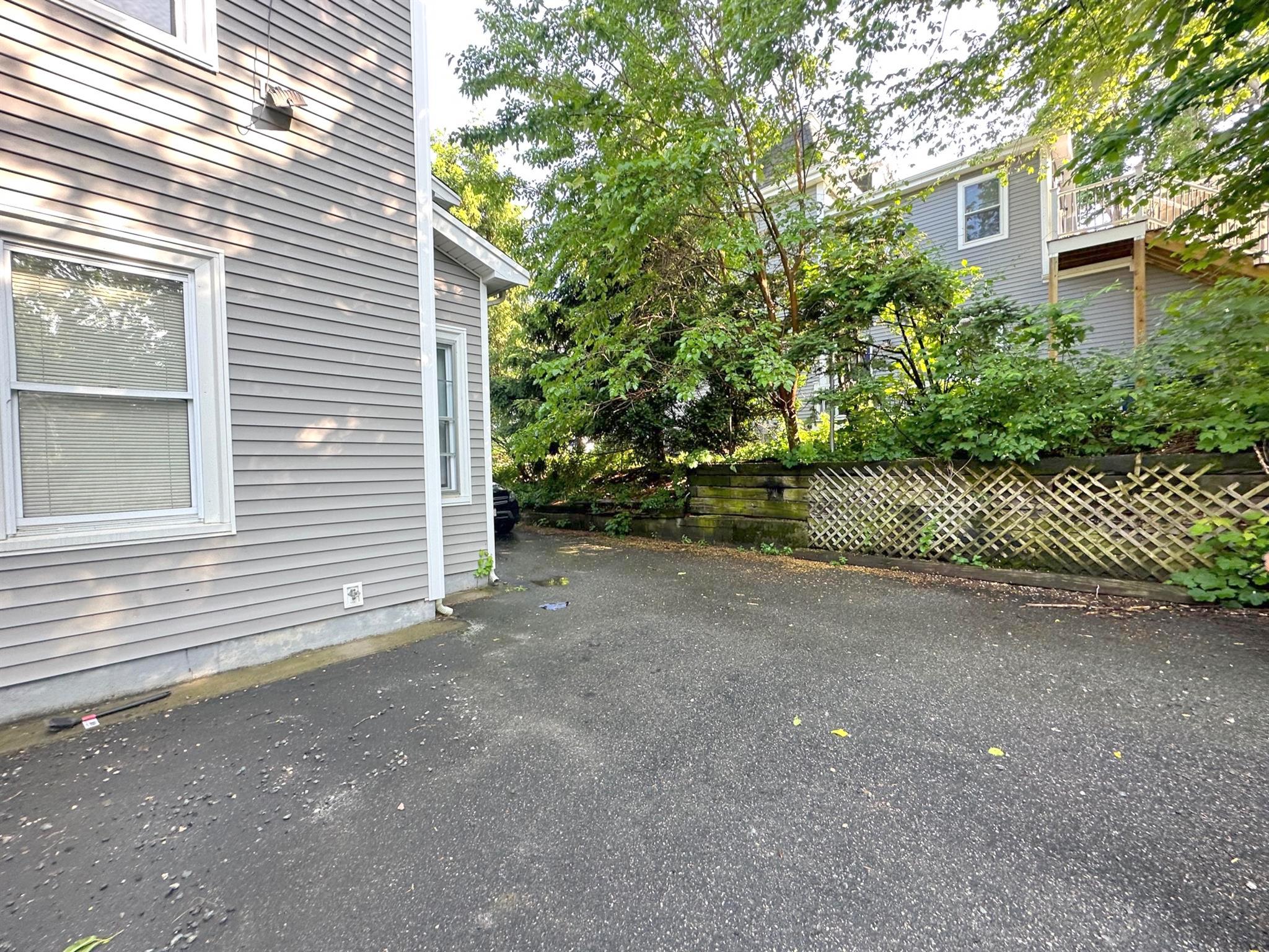 6 bed, 2 bath apartment for rent at 33 Hamlet St Unit 33, Prospect Hill — photo 17 of 17