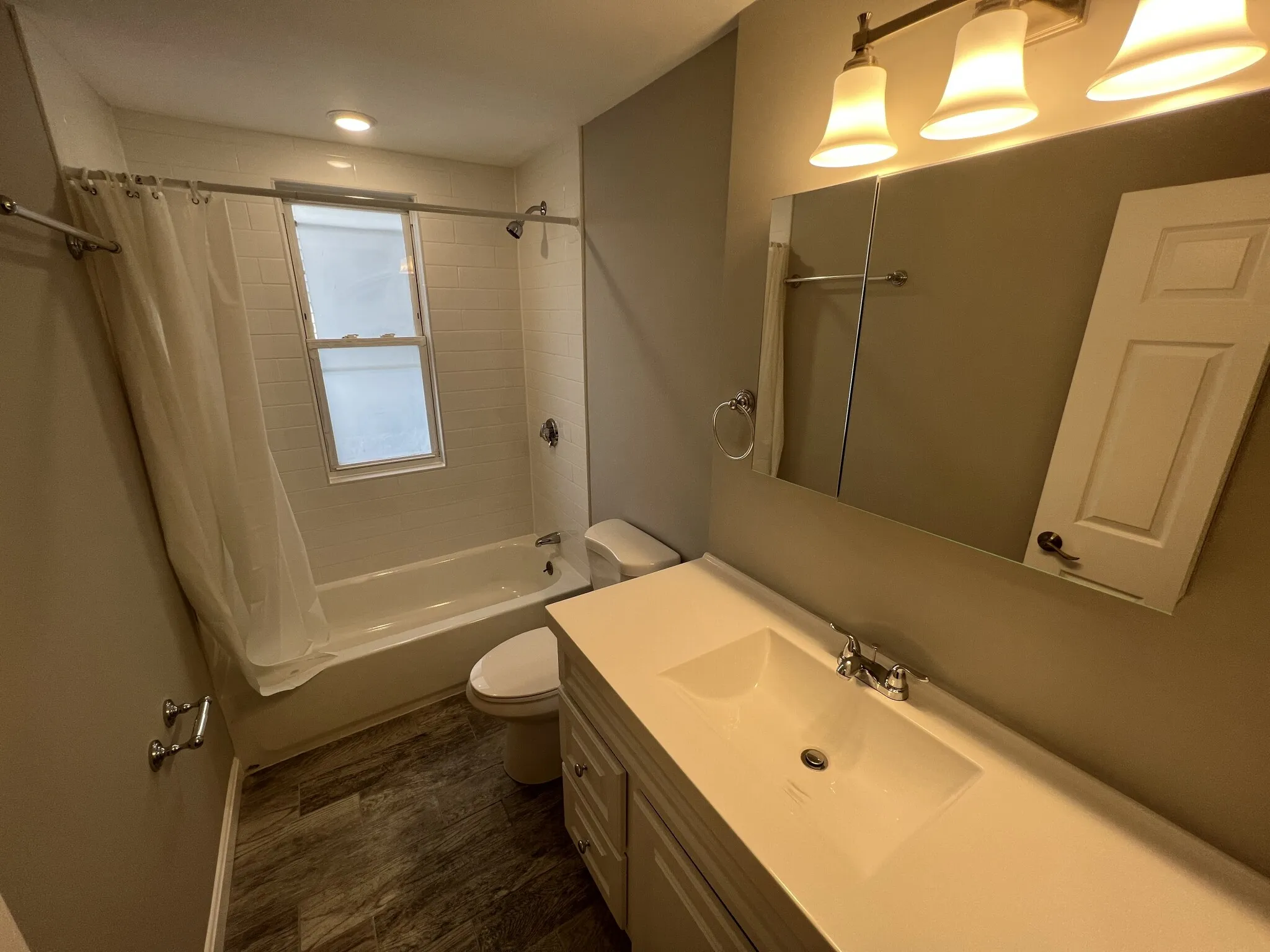 4 bed, 2 bath apartment for rent at 33 Hancock St Unit 1, Spring Hill — photo 18 of 25