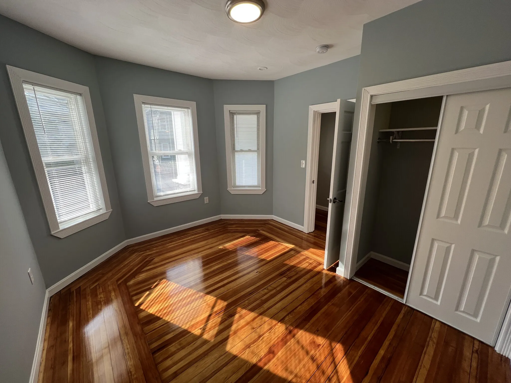 4 bed, 2 bath apartment for rent at 33 Hancock St Unit 1, Spring Hill — photo 2 of 25