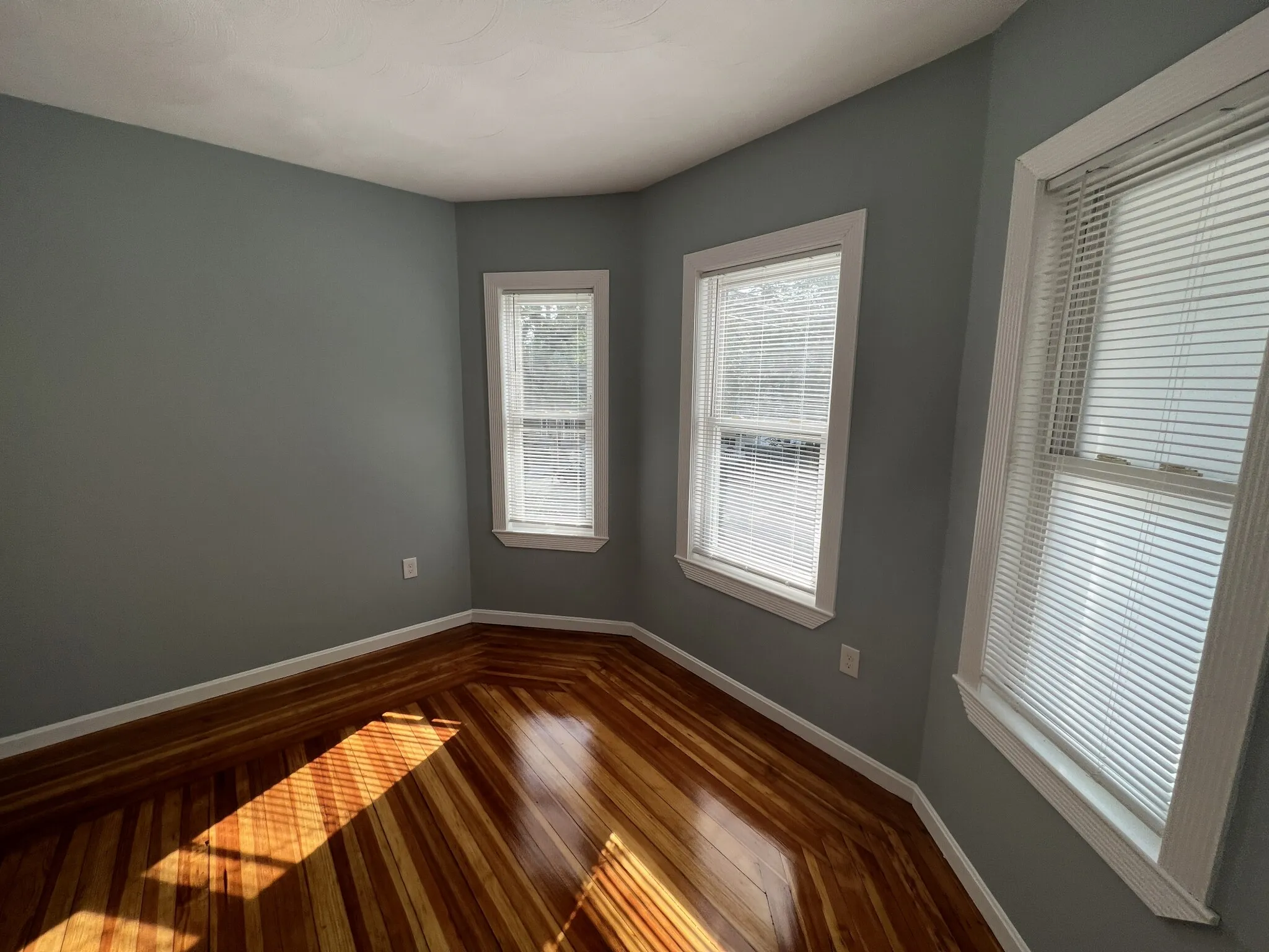 4 bed, 2 bath apartment for rent at 33 Hancock St Unit 1, Spring Hill — photo 3 of 25