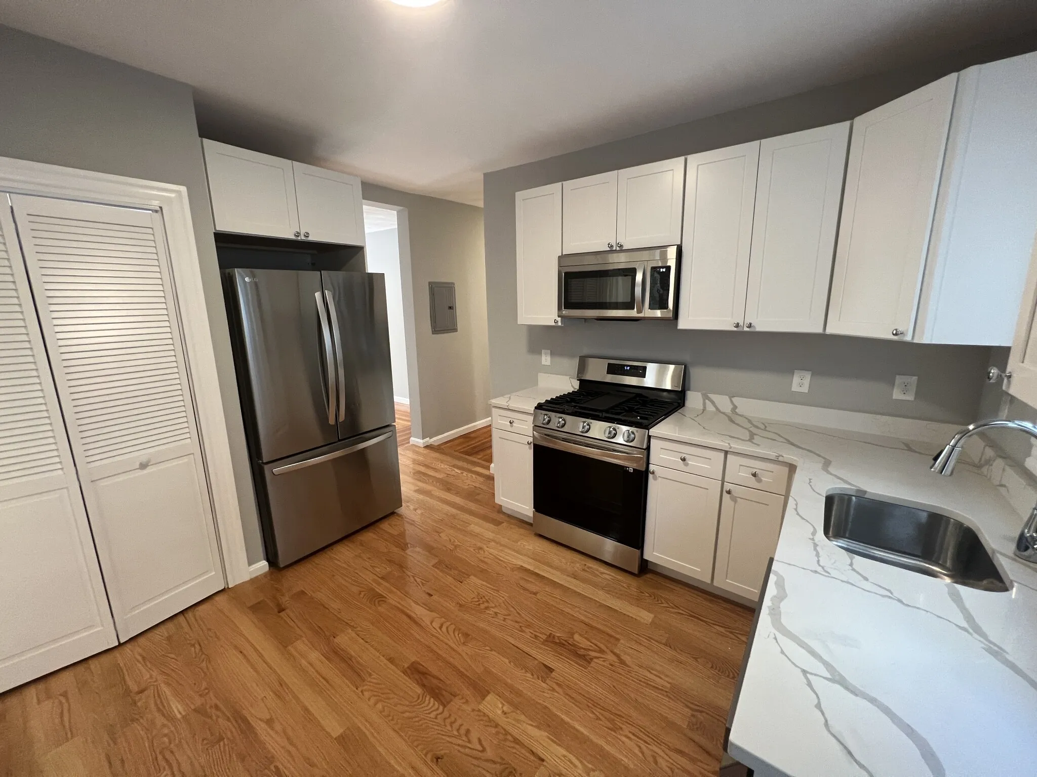 4 bed, 2 bath apartment for rent at 33 Hancock St Unit 1, Spring Hill — photo 1 of 25