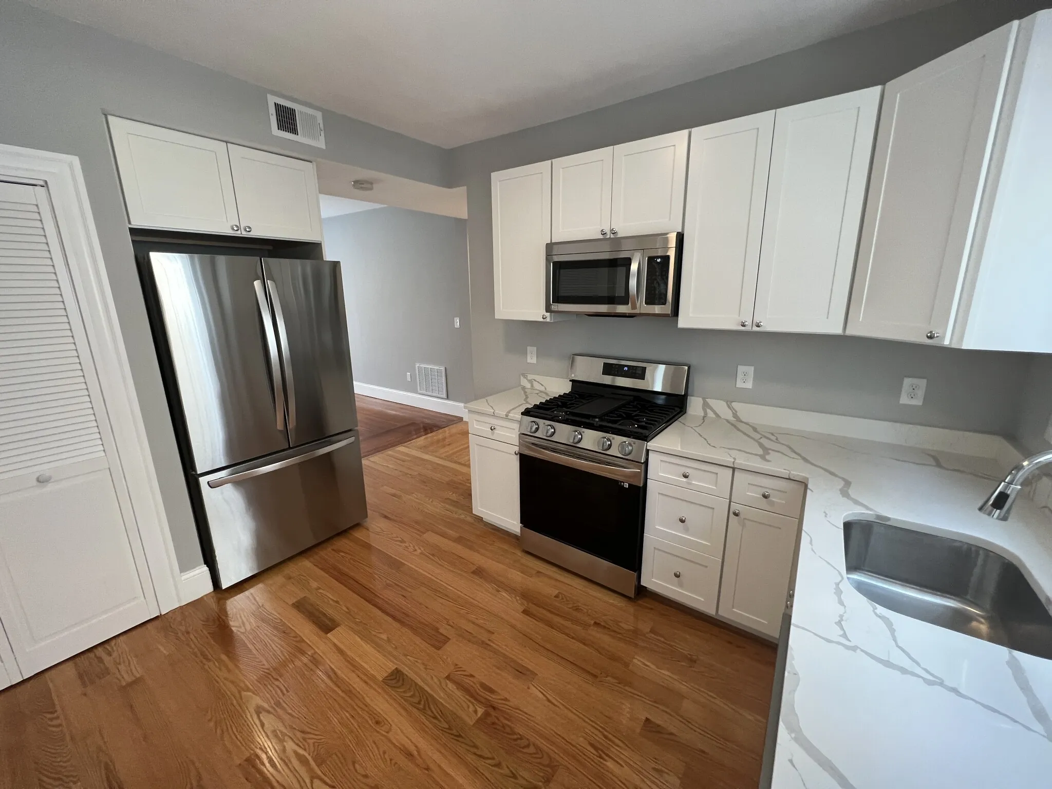4 bed, 2 bath apartment for rent at 33 Hancock St Unit 2, Spring Hill