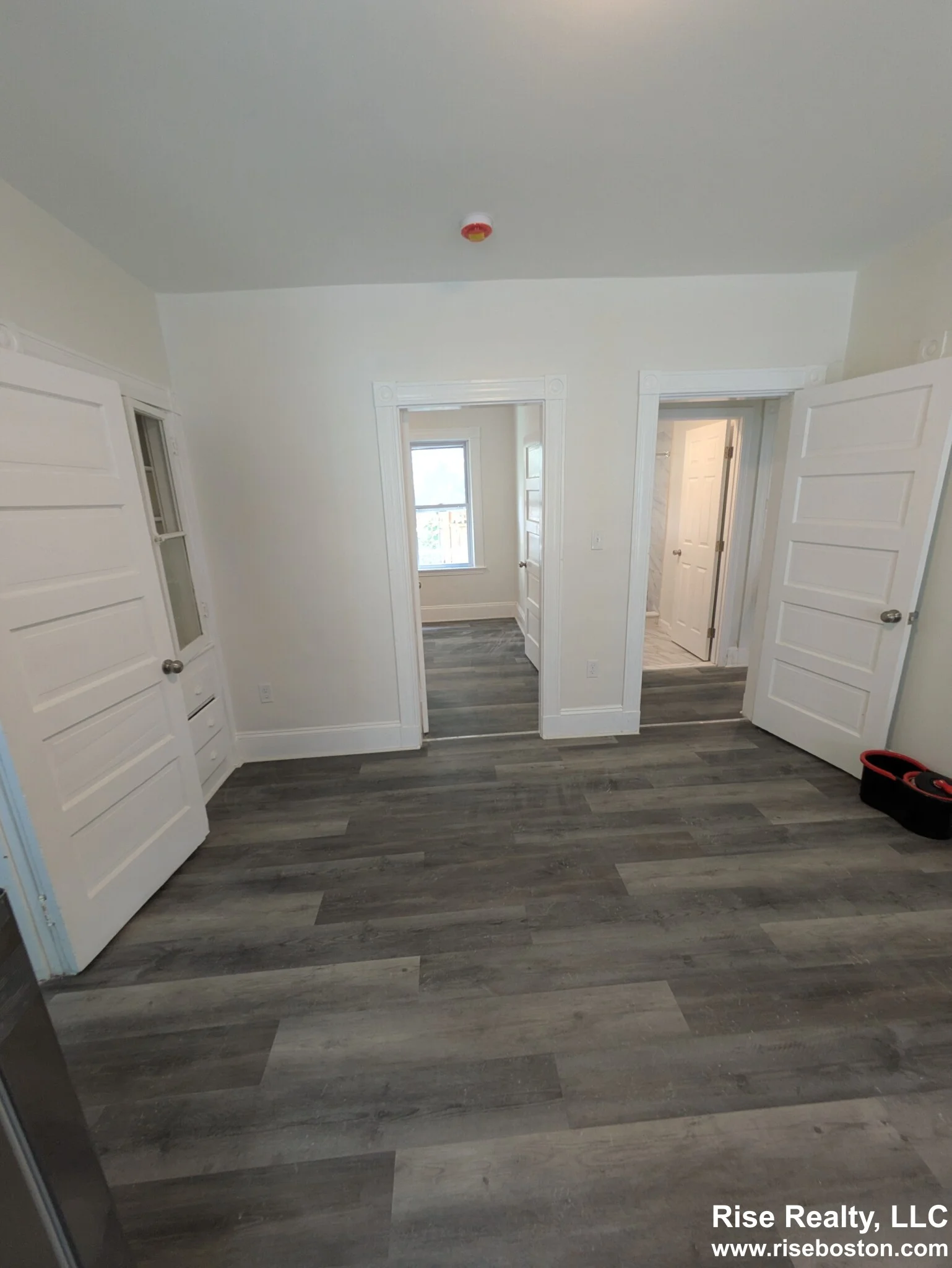 3 bed, 1 bath apartment for rent at 33 Hancock St Unit 3, Riverside — photo 15 of 15