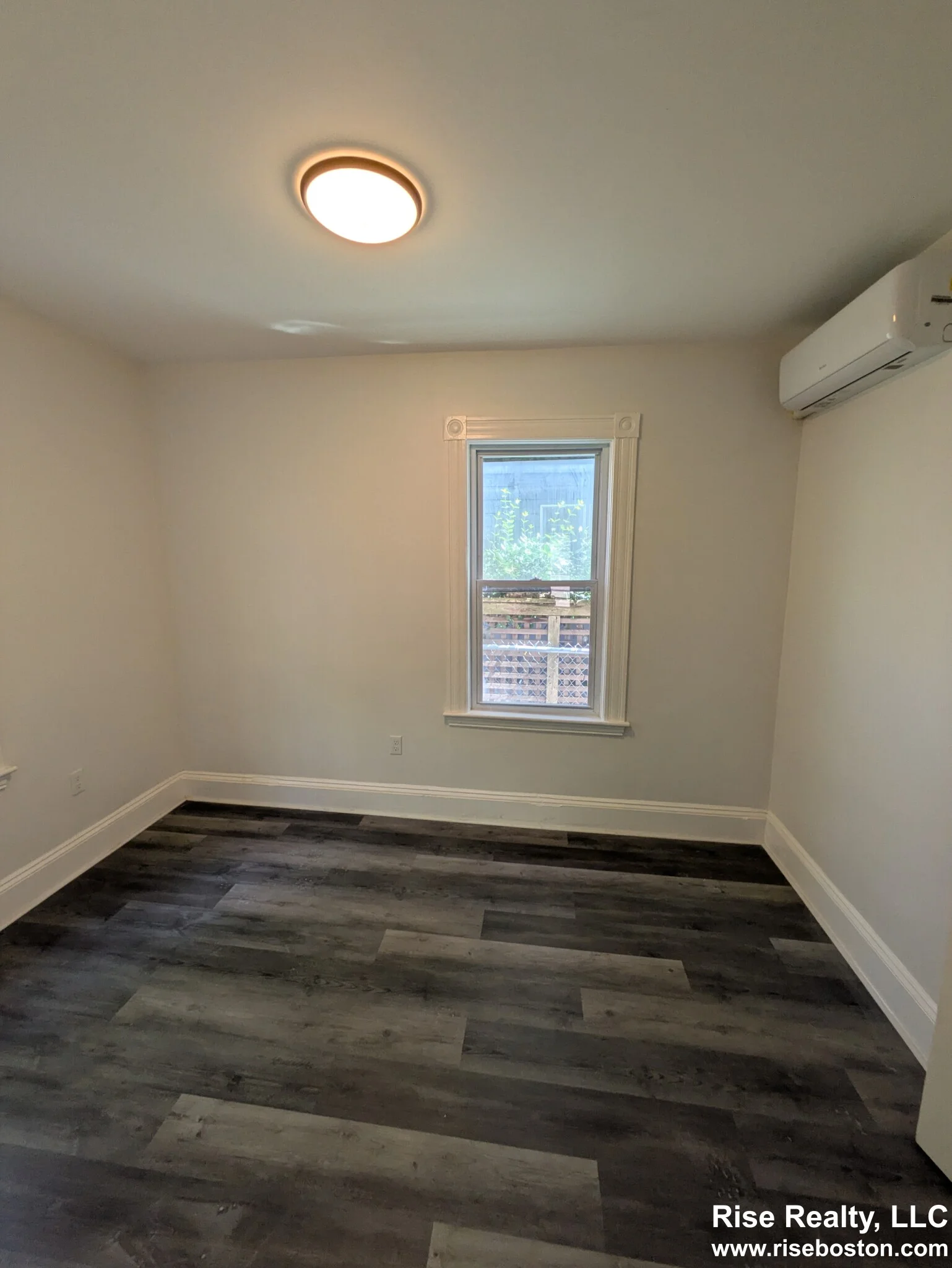 3 bed, 1 bath apartment for rent at 33 Hancock St Unit 3, Riverside — photo 11 of 15