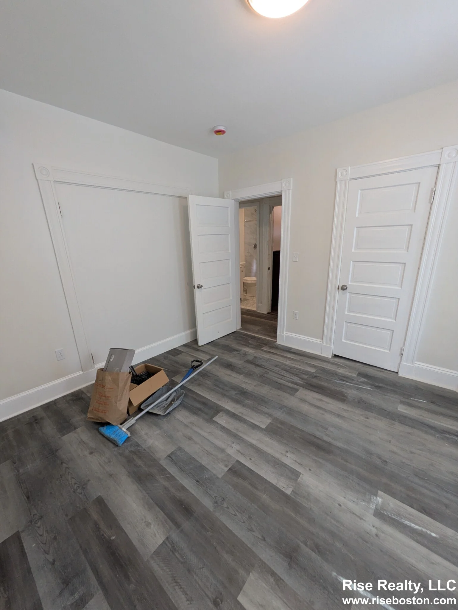 3 bed, 1 bath apartment for rent at 33 Hancock St Unit 3, Riverside — photo 9 of 15