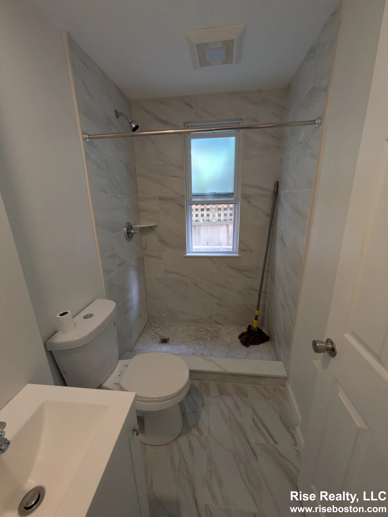 3 bed, 1 bath apartment for rent at 33 Hancock St Unit 3, Riverside — photo 7 of 15